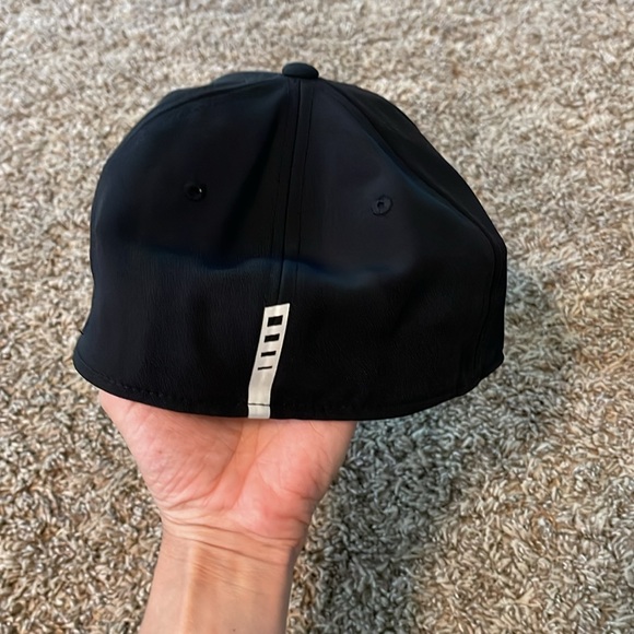 Black Men’s Flex Fit John Deere Hat - Picture 4 of 6